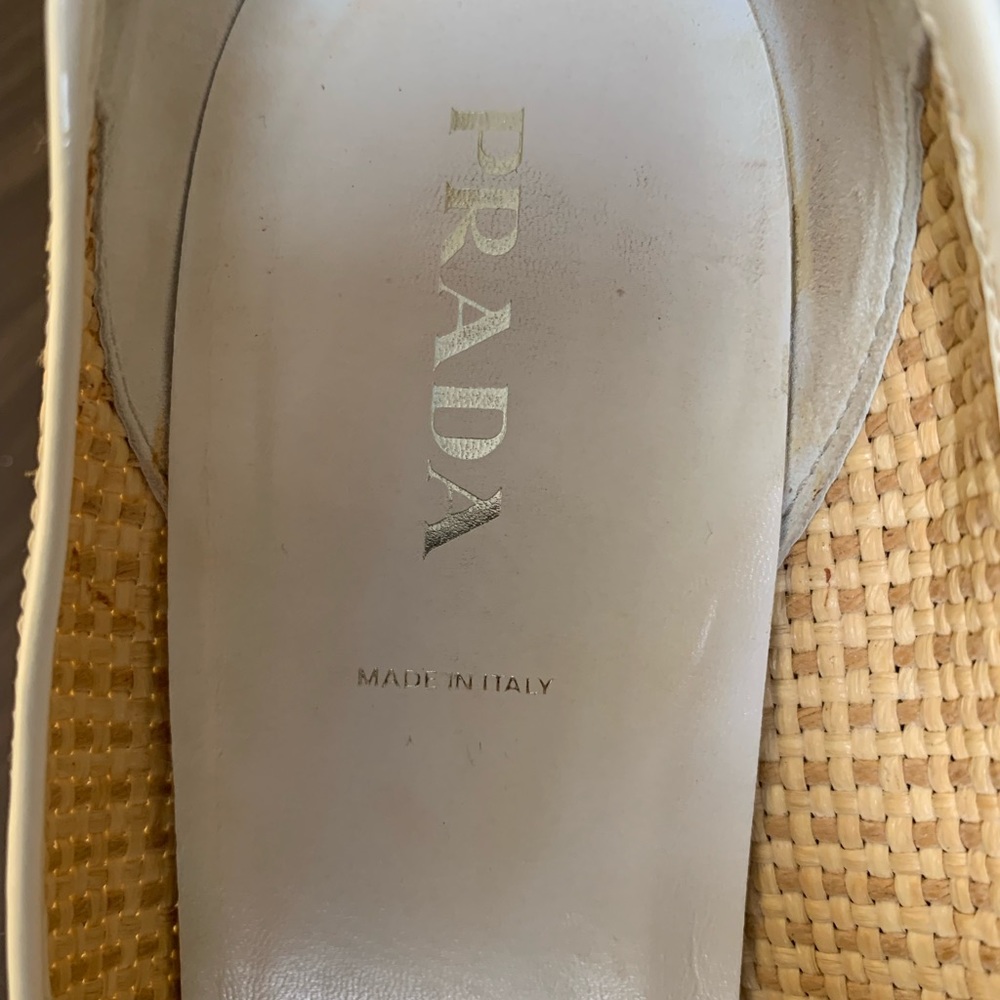 PRADA - Picture 4 of 13